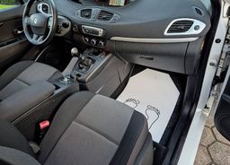Zunanja slika - Renault Scénic - Grand Scenic Dynamique dCi 110 Energy 7 sedežev NAVI LEAN PAY - 9 - Predogledna slika