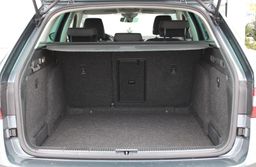 Zunanja slika - Škoda Superb - 1.6 TDI Style Combi 88 kW NAVI TEMPO GRET SED KAM - 7 - Predogledna slika