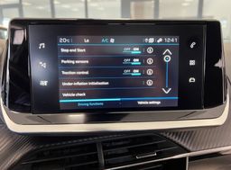 Zunanja slika - Peugeot 2008 - 1.2-JAMSTVO-1.LASTNIK-ODLIČEN-OBROK ŽE OD 137€ - 15 - Predogledna slika