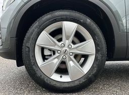 Zunanja slika - Volvo XC40 - B3 P Core DCT - 9 - Predogledna slika