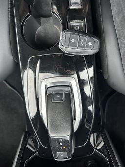 Zunanja slika - Peugeot 2008 - 1.5 BLUEHDI 130 ALLURE PACK.KAMERA.USNJE.NAVI - 16 - Predogledna slika