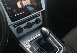 Zunanja slika - VW Passat - Variant 2.0 TDI 150ks DSG °FULL-LED° °NAVIGACIJA° °17-COL° - 8 - Predogledna slika