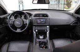 Zunanja slika - Jaguar XE - 2.0D 180PS R-Sport AUT PANO AKT TEMPO GRET SED - 7 - Predogledna slika