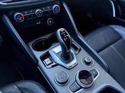 Zunanja slika - Alfa Romeo Giulia - 2.0 Turbo 280 Ti - AVTOMATIK + POTRJENA SERVISNA - 18 - Predogledna slika