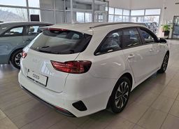 Zunanja slika - KIA Ceed - SW 1.5 T-GDi LX Champion+ ISG. M T 103 kW. VEČ BARV - 4 - Predogledna slika