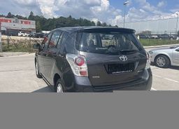Zunanja slika - Toyota Verso - 2.0 D4-D Sol 7 sedežev REDNO SERVISIRAN... - 12 - Predogledna slika