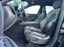 Zunanja slika - Volvo XC60 - B4  D  Plus Dark AT H K Kljuka - 10 - Predogledna slika