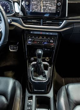 Zunanja slika - VW T-Roc - R LINE-VIRTUAL-RADAR-KEYLESS-MEMORY-NAVI-LED-LANE - 12 - Predogledna slika