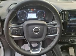 Zunanja slika - Volvo XC40 - T3 AUT R-Design Z ENOLETNIM JAMSTVOM - 10 - Predogledna slika