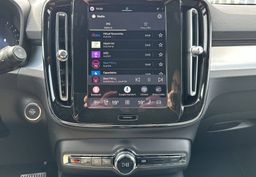 Zunanja slika - Volvo XC40 - B3P Plus Dark Avt - 15 - Predogledna slika