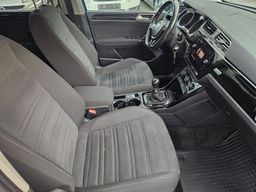 Notranja slika - VW Touran - 1,6 TDI BMT Highline - 13 - Predogledna slika