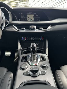 Zunanja slika - Alfa Romeo Stelvio - Veloce 2.2 Multijet 210 Q4-KAMERA-FULL ASSIS-20COL - 13 - Predogledna slika