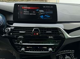 Zunanja slika - BMW Serija 5 - Touring: 520d-AUT-SPORT-FUL LED-LIZING ZA TUJCE-PANORAMA - 12 - Predogledna slika