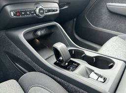 Zunanja slika - Volvo XC40 - B3 P Core AT DCT - 18 - Predogledna slika