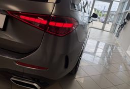 Zunanja slika - Mercedes-Benz C-Razred - C 300e T AMG Line Avt.-360KAM-VIRTUAL-AMBIENT+-MAT - 8 - Predogledna slika