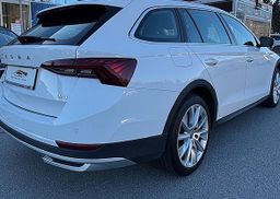 Zunanja slika - Škoda Octavia - 2.0 TDI Scout 4x4 DSG LED VIRTUAL KAMERA MEMORY - 5 - Predogledna slika
