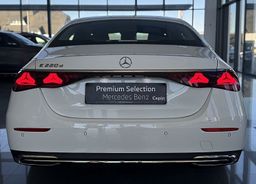 Zunanja slika - Mercedes-Benz E-Razred - 220d-AUT-MULTIBEAM-DISTRONIC-NAVI-MEMORY-PREMIUM - 5 - Predogledna slika