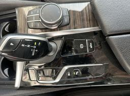 Zunanja slika - BMW Serija 5 - : 530e xDrive LUXURY.KAMERA.NAVI.USNJE.LED.ALU.4X4 - 13 - Predogledna slika