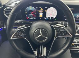 Zunanja slika - Mercedes-Benz E-Razred - E 400 d 4MATIC.KAMERA.USNJE.ACC.ZRAČ.VZMETENJE.LE - 6 - Predogledna slika