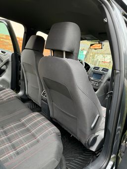 Notranja slika - VW Golf - 2,0 TSI GTI DSG - 14 - Predogledna slika