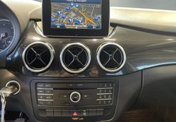 Zunanja slika - Mercedes-Benz B-Razred - B200CDI-NAVIGACIJA-TEMPOMAT-MULTIFUNKCIJA-KAMERA - 8 - Predogledna slika