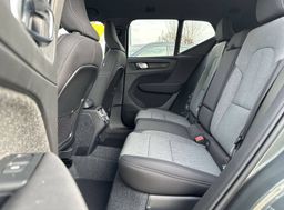 Zunanja slika - Volvo XC40 - B3 P Core Avt. - 10 - Predogledna slika