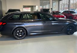Zunanja slika - BMW Serija 5 - Touring: 540d-XDRIVE-NAVIGACIJA-RADAR-USNJE-VIRTUAL-LED- - 6 - Predogledna slika