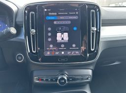 Zunanja slika - Volvo XC40 - B3P Plus Dark Avt. - 19 - Predogledna slika