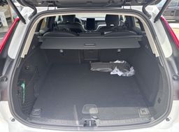 Zunanja slika - Volvo XC60 - B5P  Core AT AWD 3 leta garancije + 3 servisi - 6 - Predogledna slika