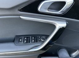 Zunanja slika - KIA XCeed - 1.5 T-GDi EX Way+ ISG. M T - 13 - Predogledna slika