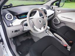 Notranja slika - Renault Zoe - Zen Q210 | 22 kWh | 65 kW | 2016 | 84.920 km - 15 - Predogledna slika