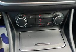 Zunanja slika - Mercedes-Benz GLA-Razred - GLA 200 d AMG Line Avt. NAVI. TEMPOMAT. F1 PRES. - 20 - Predogledna slika