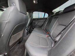 Zunanja slika - Jaguar XE - R-Sport 2.0 180 AVTOMATIK + SERVISNA ZGODOVINA - 20 - Predogledna slika