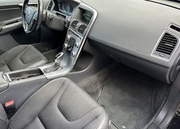 Zunanja slika - Volvo XC60 - D4 A AWD  Momentum-PANORAMA+GRET.SEDEŽEV-BIXENON - 8 - Predogledna slika