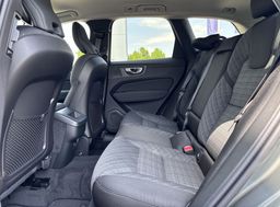 Zunanja slika - Volvo XC60 - B5P  Core AT AWD 3 leta garancije + 3 servisi - 8 - Predogledna slika