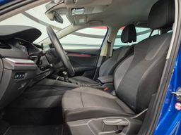 Notranja slika - Škoda Octavia - Combi Active 2.0 TDI - 6 - Predogledna slika