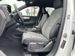 Zunanja slika - Volvo XC40 - B3 P Core AT DCT - 8 - Predogledna slika