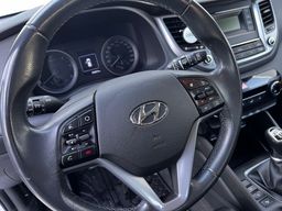 Notranja slika - Hyundai Tucson - 1.7 CRDi - 4 - Predogledna slika