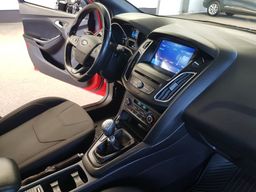 Zunanja slika - Ford Focus - 1,0 EcoBoost ST Line Red Black - 11 - Predogledna slika