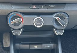 Zunanja slika - KIA Stonic - 1.25 MPI LX Active ISG - 15 - Predogledna slika