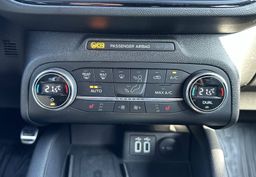 Zunanja slika - Ford Focus - 2.0 ST LED 19 RECARO KAMERA GRETJE SEDEŽEV - 15 - Predogledna slika