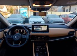 Notranja slika - Nissan X-Trail - HEV E-4ORCE 213 TEKNA+ - 10 - Predogledna slika