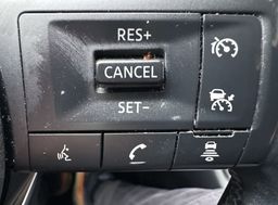 Notranja slika - Nissan Qashqai - CROSSOVER 1.3MHEV 140.NAVI.ACC.KAMERA.LED.BENCIN - 10 - Predogledna slika