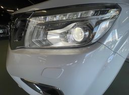 Zunanja slika - Nissan Navara - 2.3 dci 4x4 XSENON.NAVI.2XPDC.KAMERA.USNJE.PANORAM - 5 - Predogledna slika