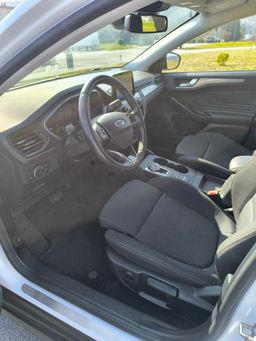 Notranja slika - Ford Focus - 2.0 TDCI 150km avt-FULLED-RADAR-EL.KLJUKA - 9 - Predogledna slika