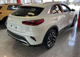 Zunanja slika - KIA XCeed - 1.6 T-GDi EX SMART 7DCT - 4 - Predogledna slika