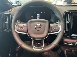 Zunanja slika - Volvo XC40 - B4 P Ultra Black Edition 3 leta garancije + 3 serv - 16 - Predogledna slika