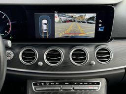 Zunanja slika - Mercedes-Benz E-Razred - E 220 d •VIRTUAL•DAB•TEMP•LIVE TRAFFIC - 15 - Predogledna slika