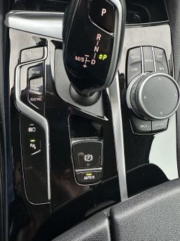 Zunanja slika - BMW Serija 5 - Touring: 530e Touring Avt.4ALU.KAMERA.ACC.LED.NAVI.USNJE - 14 - Predogledna slika