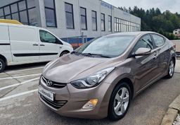 Zunanja slika - Hyundai Elantra - 1.6 CVVT STYLE ZELO LEPO OHRANJENO VOZILO... - 4 - Predogledna slika